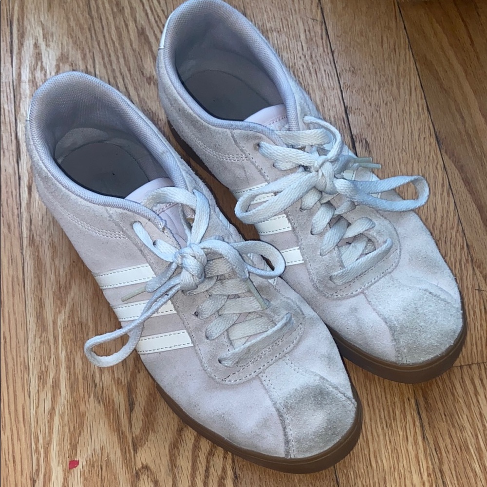 Adidas Suede Sneakers Low-Top Minimalist Design